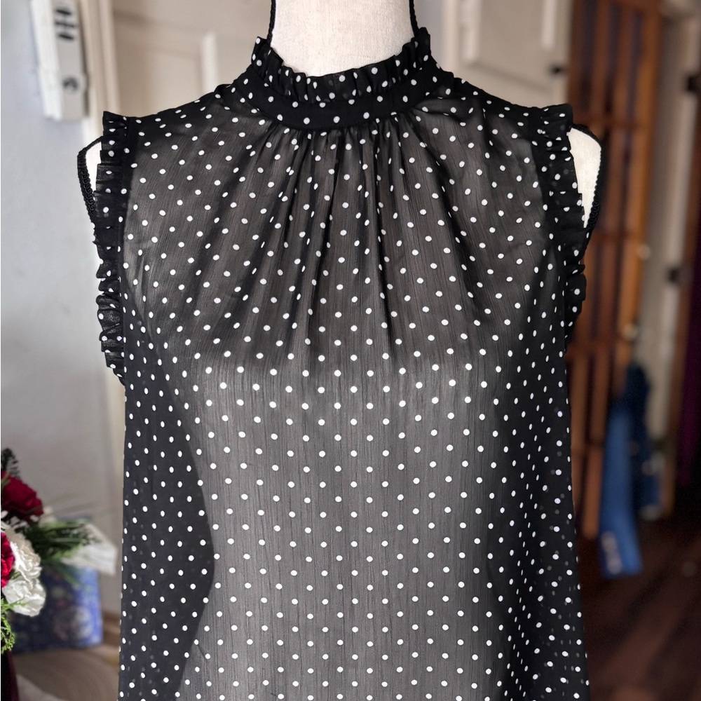 Who What Wear black and white polka dot sleeveless top size medium